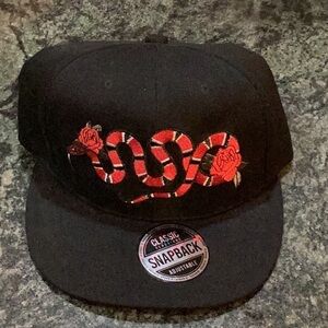 URBAN ID SNAPBACK HAT